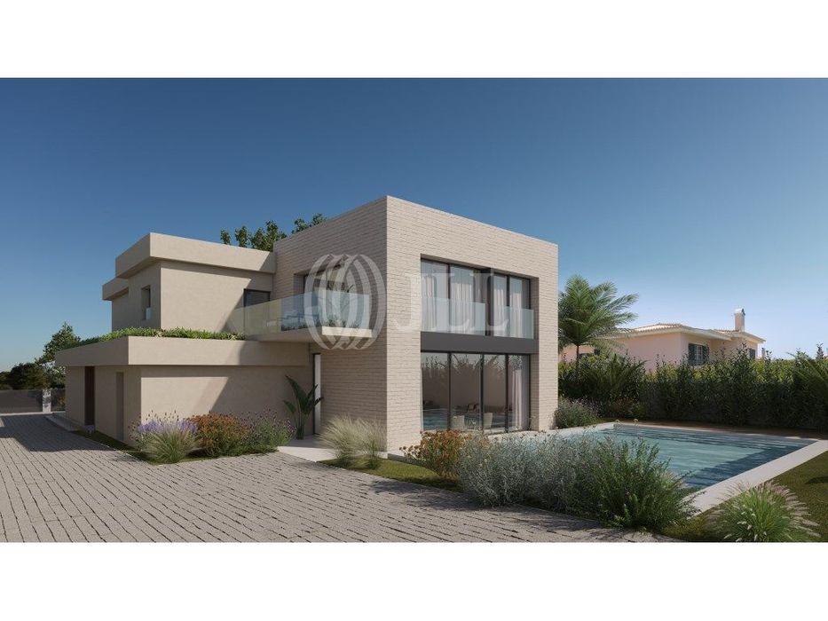 Moradia T4 a estrear com piscina, em Birre, Cascais