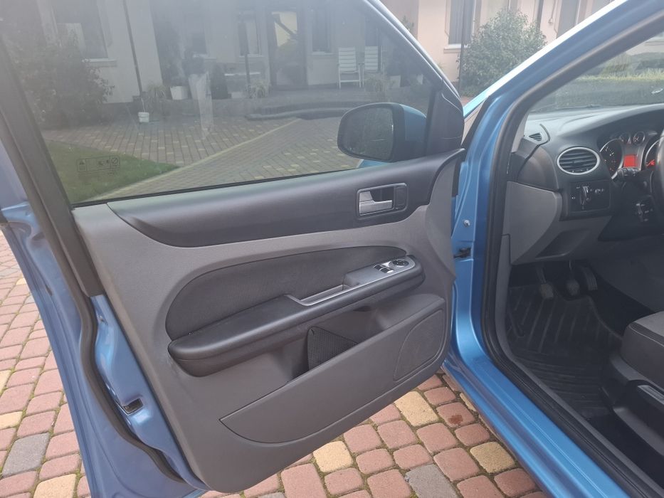 Ford Focus 2010р 1.6 бен/газ