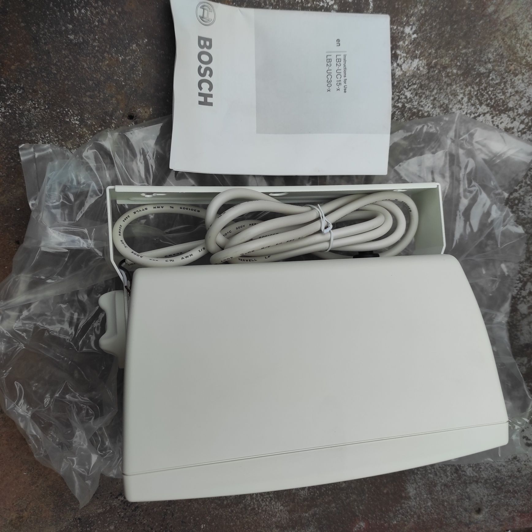 Колонка Bosch LB2-UC15-L
Громкоговоритель Bosch LB2-
