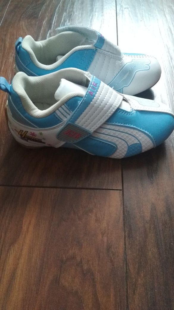 Nowe buty sportowe dla dziewczynki r. 27