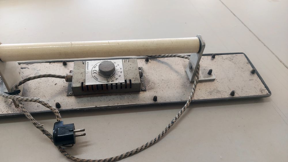 Ferro em prancha ideal para colar panos de corte