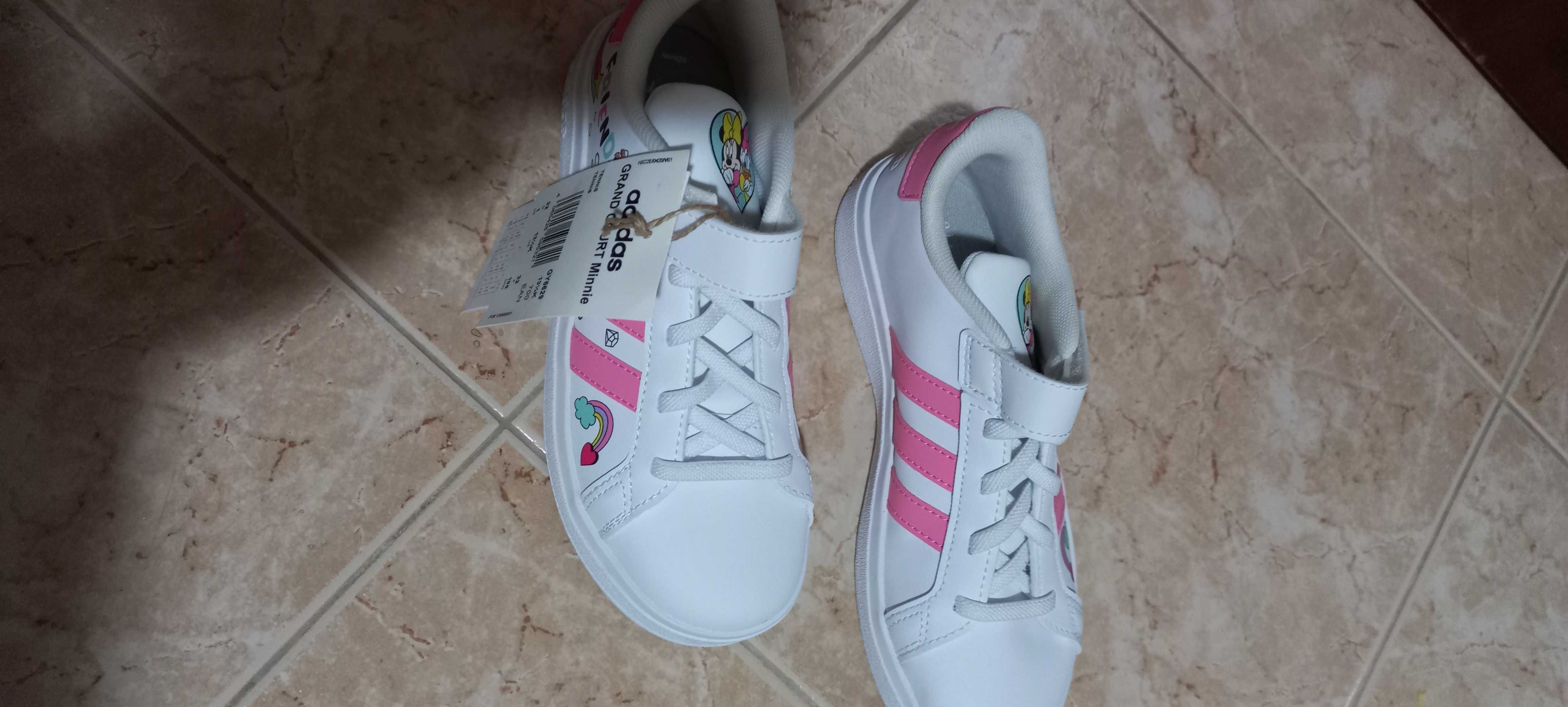 Sapatilhas adidas novas