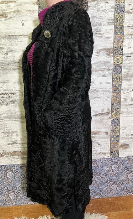 Шуба чорна, натуральний каракуль, М, Хутросвіт, Тисмениця