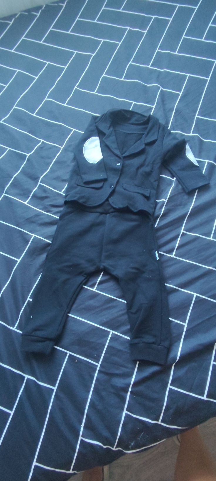 Garniturek czarny + body r. 74 cm