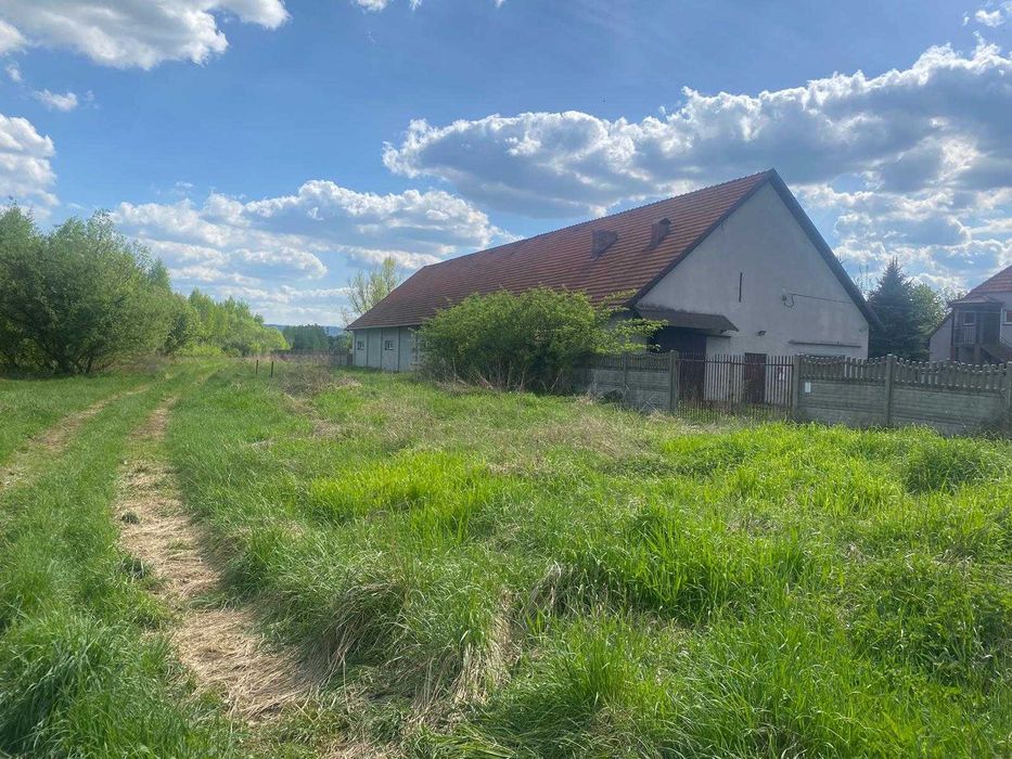 2 Budynki - Brzeźnica - Ustronne miejsce