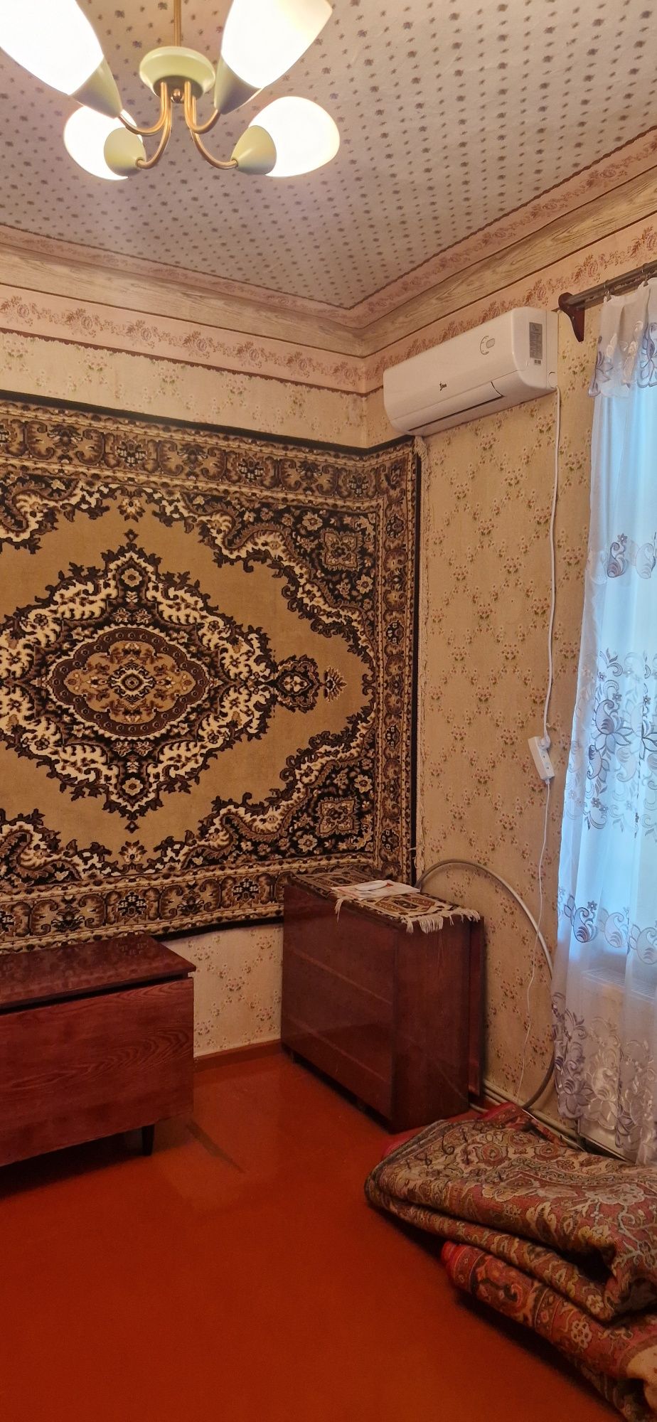 Продам  полдома на ул Діамантовой