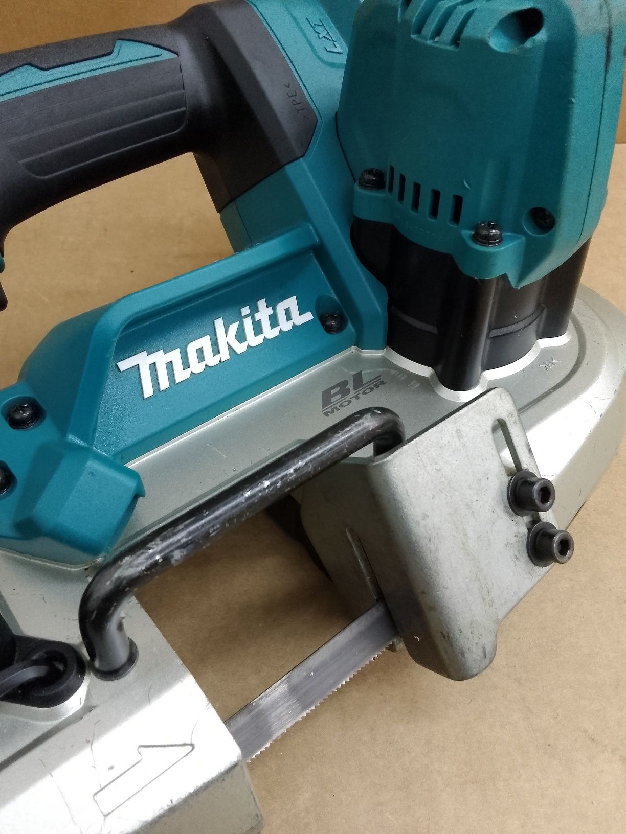 Makita DPB184 Piła Taśmowa Pilarka Brushless 51x51mm 18V 5.0Ah 2023.5r