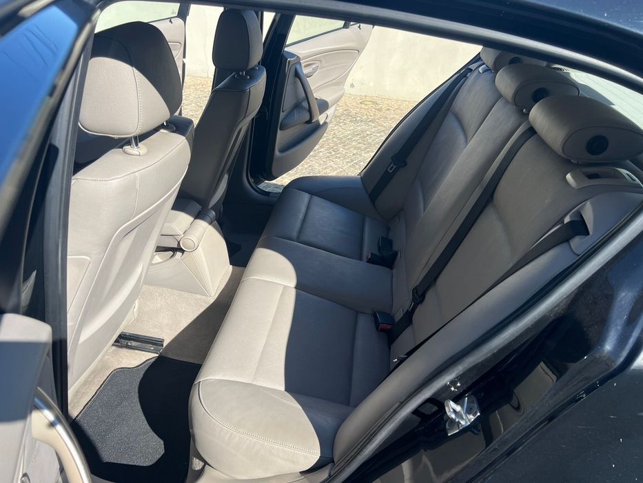 Vendo BMW 118D Pack M (Gasóleo)