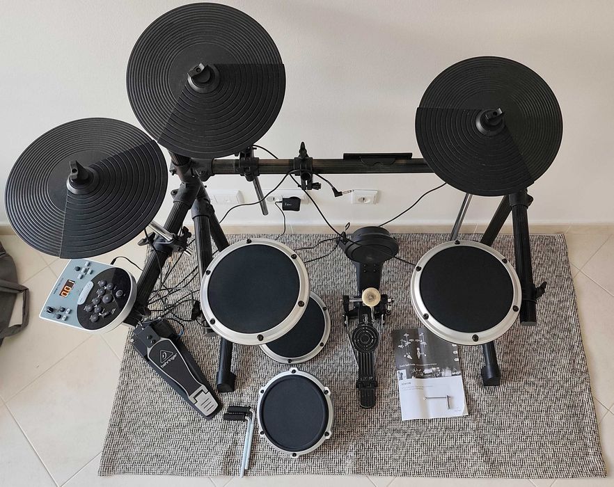 Bateria Eletrónica Behringer XD8USB [Usada]