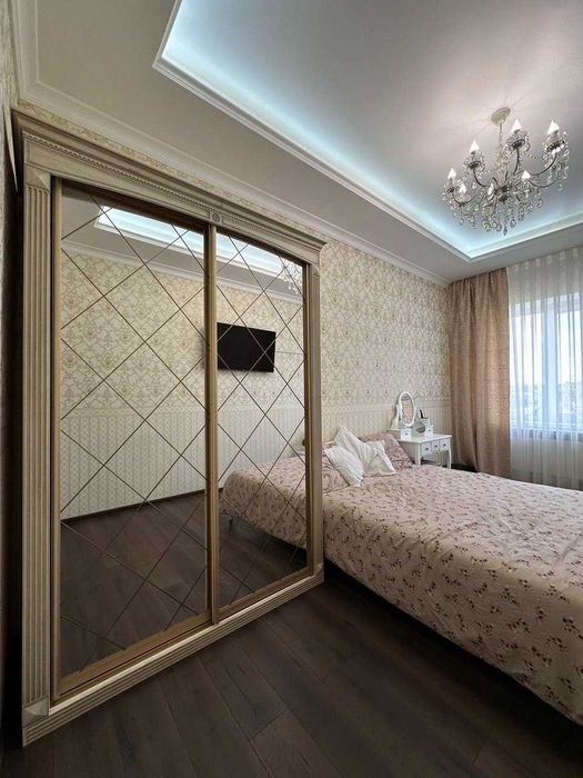 Продам 3-х эт. дом р-н Клочко ( Левый берег) газ.отопление