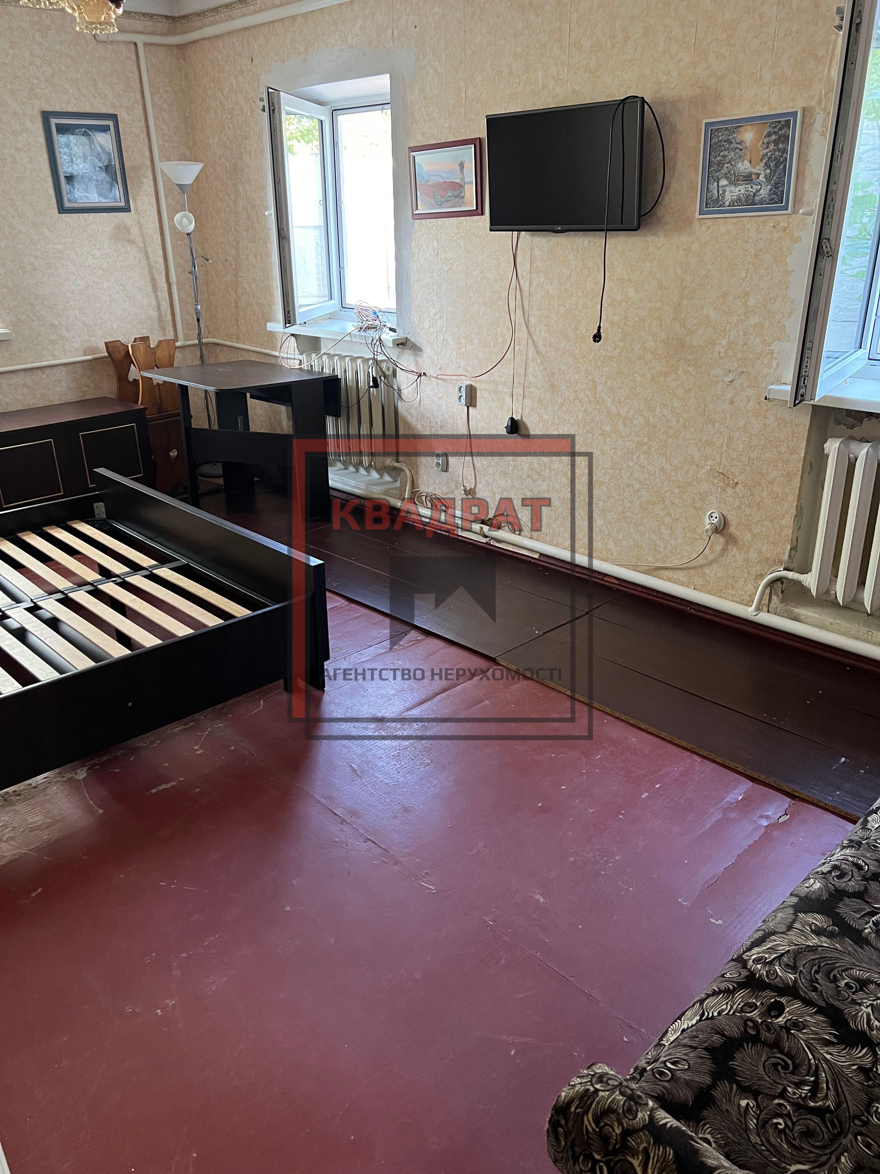 Продам 1/2 будинку / код 4053