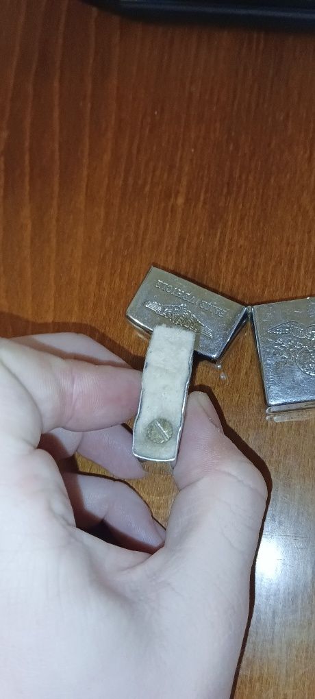 Продам зажигалку ZIPPO оригинал