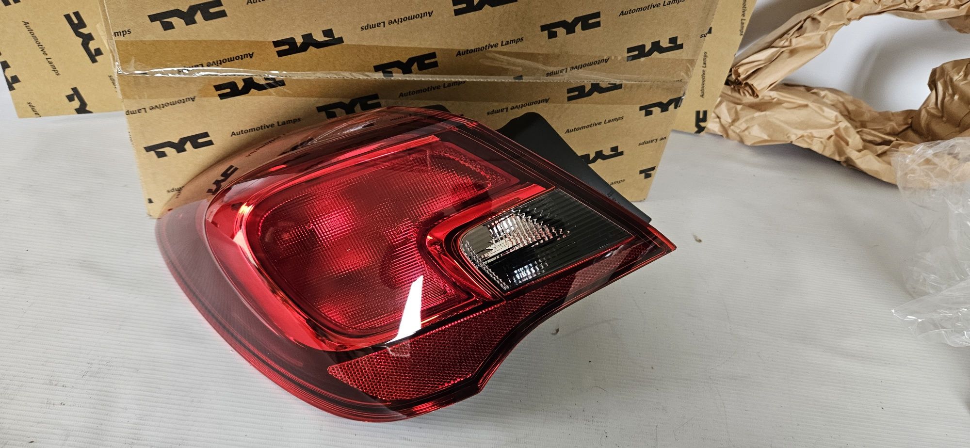 Lampa lewy tył tylna opel corsa E 14- nowa tyc 3d