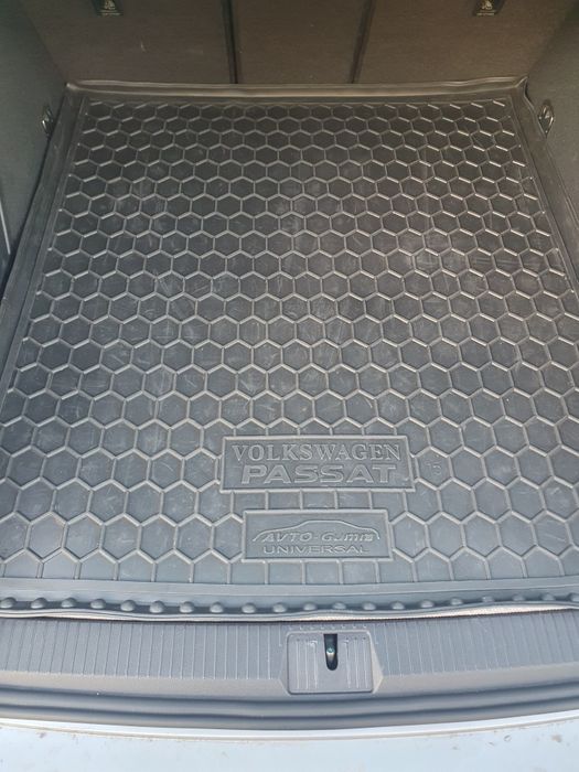 Килимок в багажник