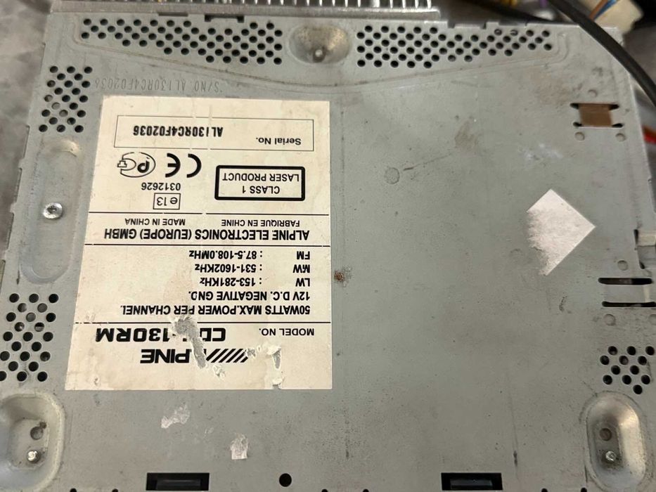 Radio samochodowe Alpine CDE-130RM Land Rover Defender 2007+