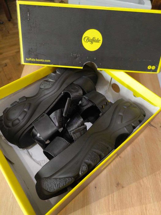 Жіночі сандалі Buffalo Calzature 40р