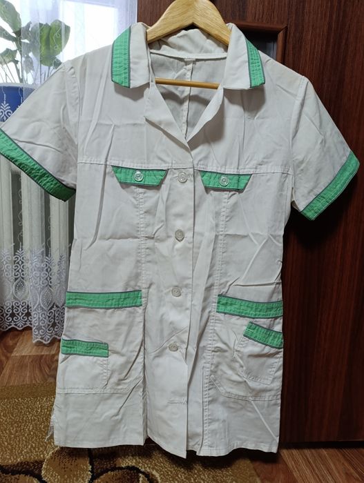 Медичні костюми та сорочки