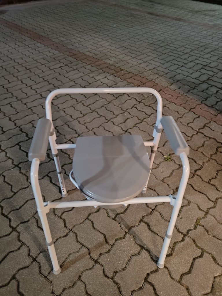Krzesło z funkcją toalety