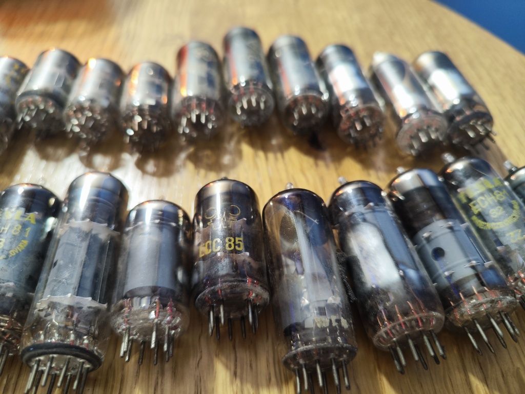 Lampy elektronowe z dawnych lat