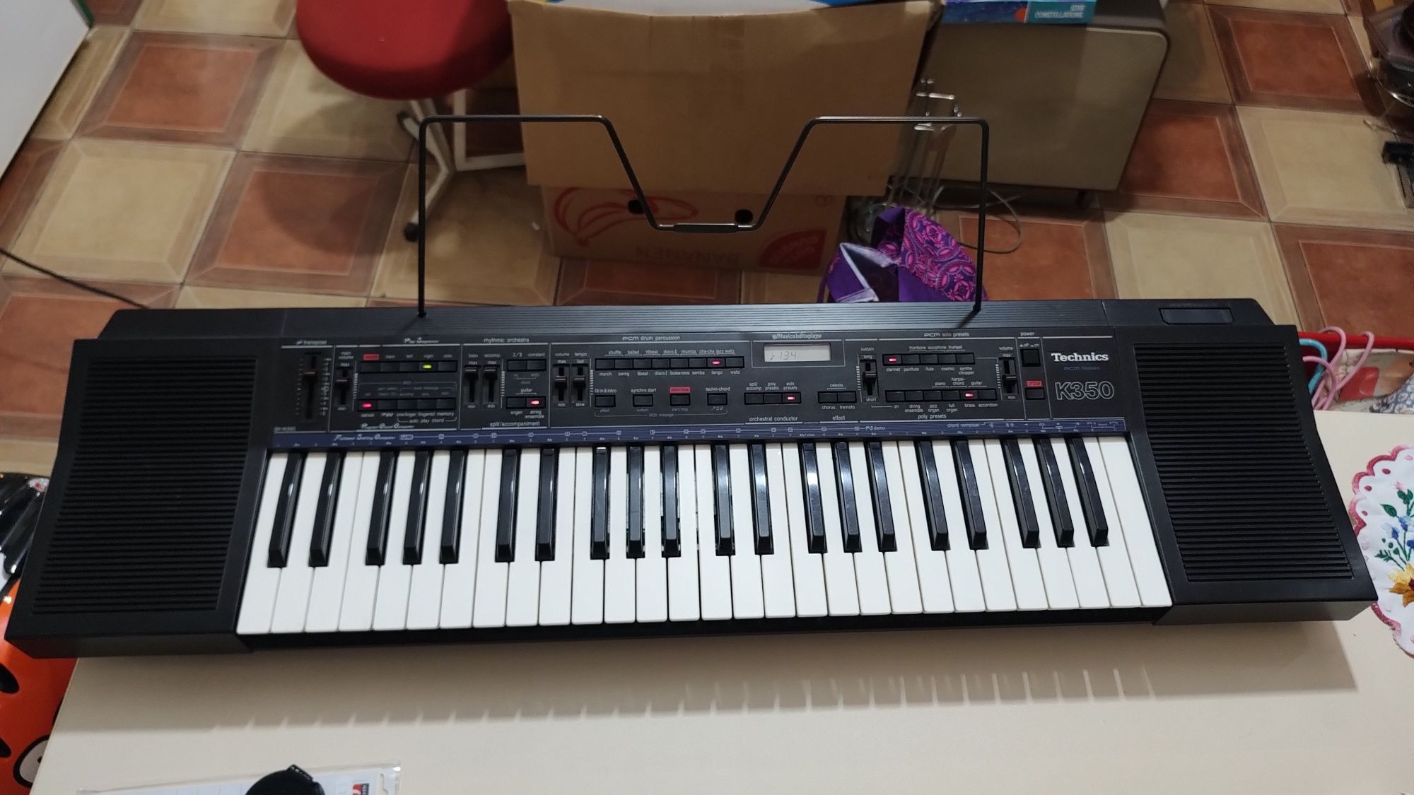 Синтезатор TECHNICS SX-K350

49 клавіш
масивний металевий корпус/міцна