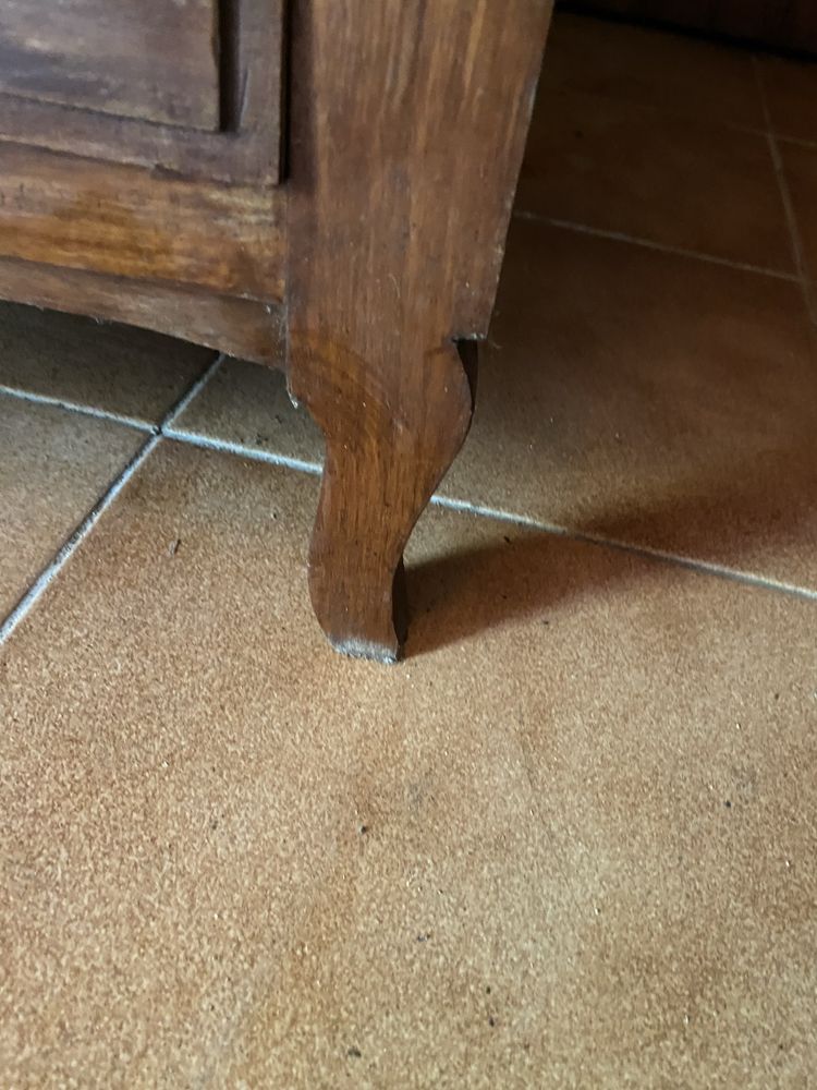 Roupeiro em Madeira