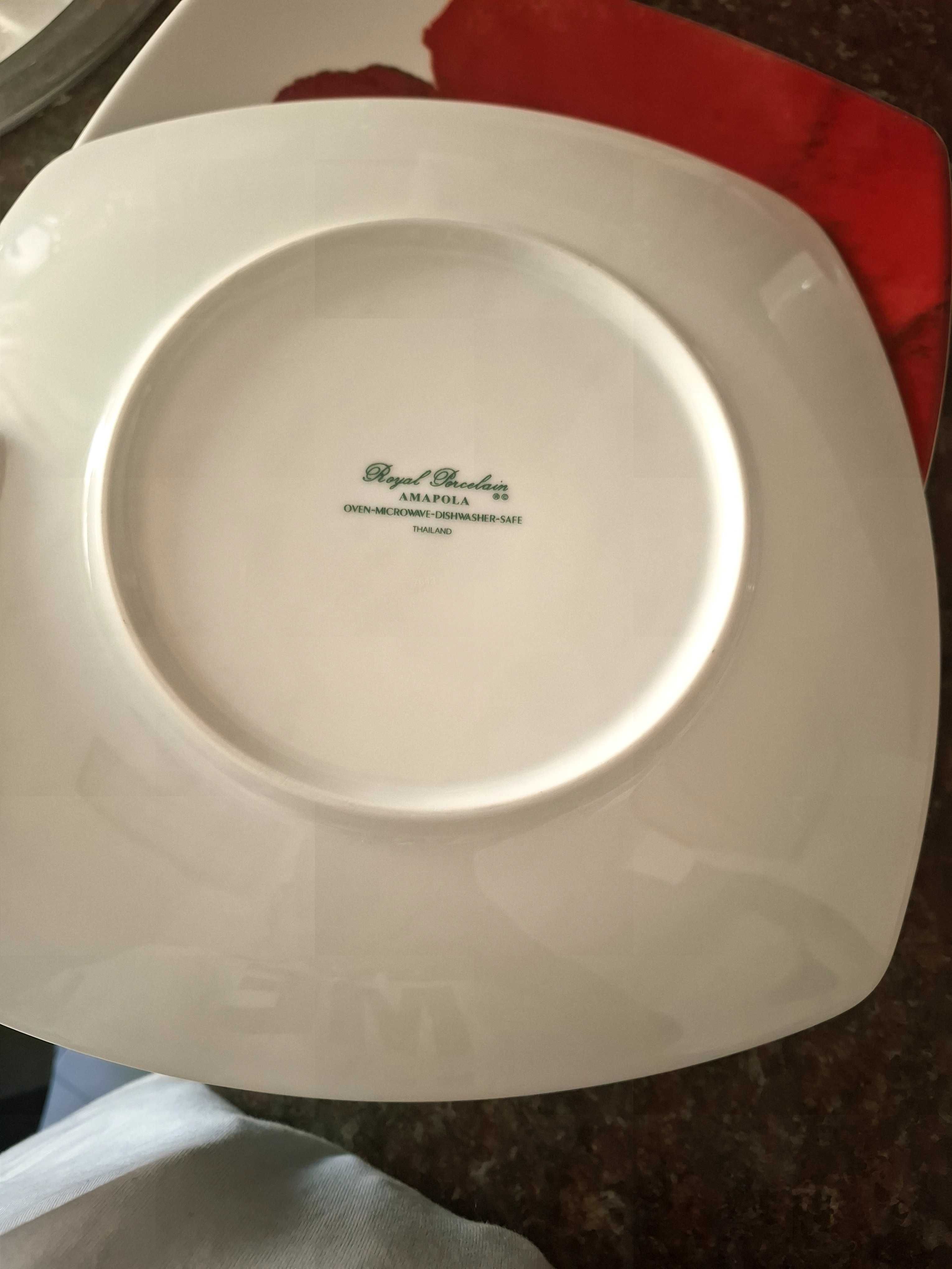 Pratos de porcelana