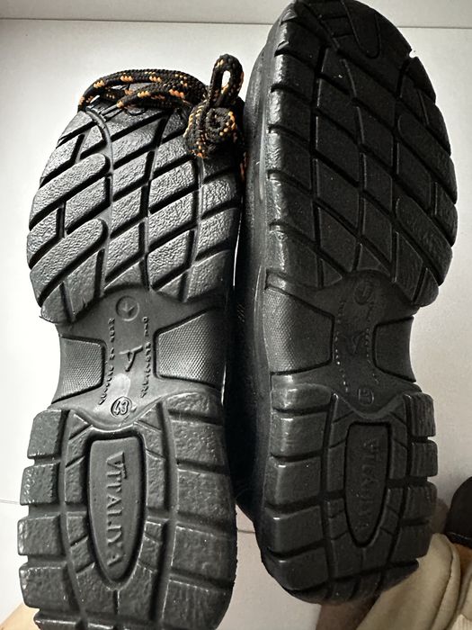 Спецвзуття демісезон нове 43 розмір