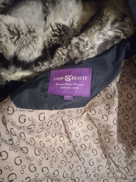 Пуховик SNOW BEAUTY  размер 40-42 (натурального пуха 80%)