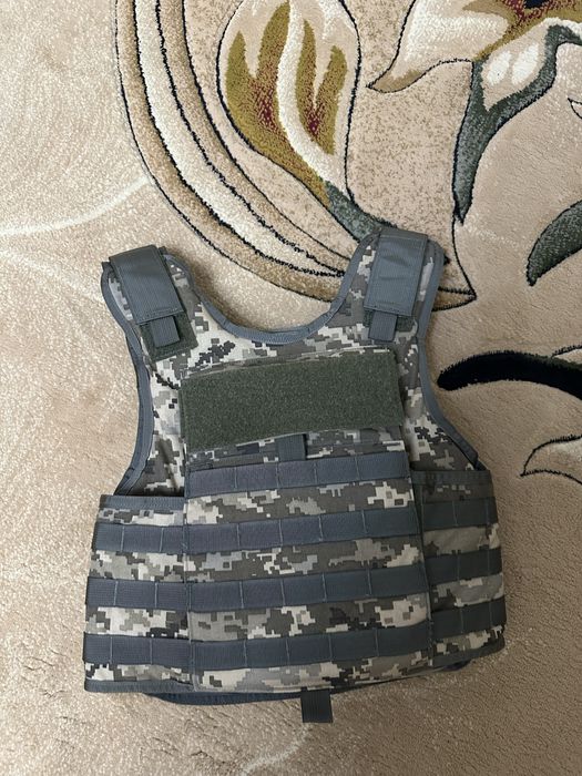 Брoнeжилeт 4 клac