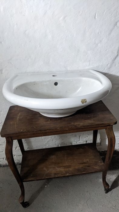 Umywalka LAUFEN porcelana  wisząca z półpostumentem