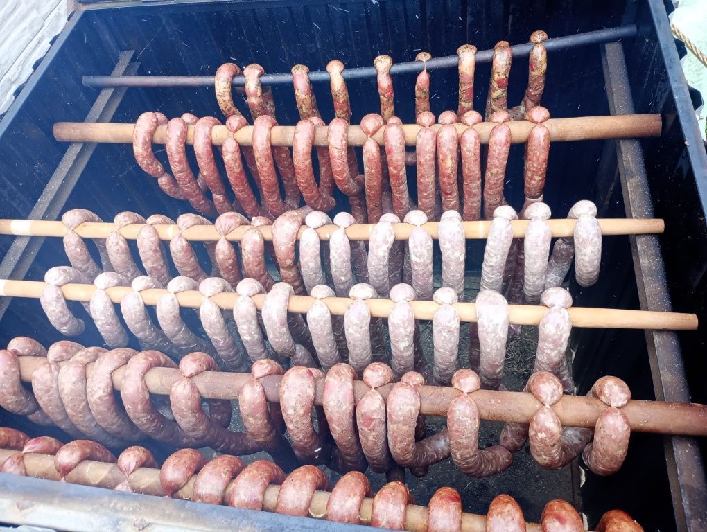Swojskie wyroby kiełbasa kaszanka salceson