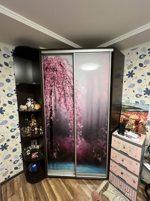 Продам кутову шафу купе