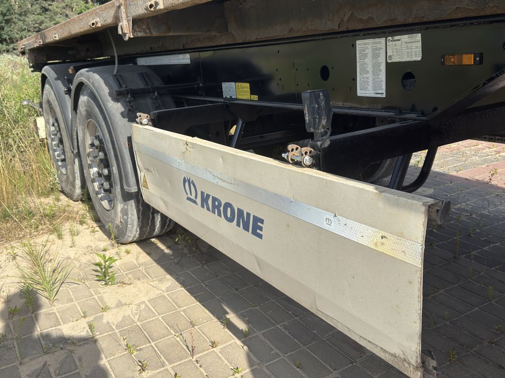 Przyczepa trzyosiowa KRONE BDF
