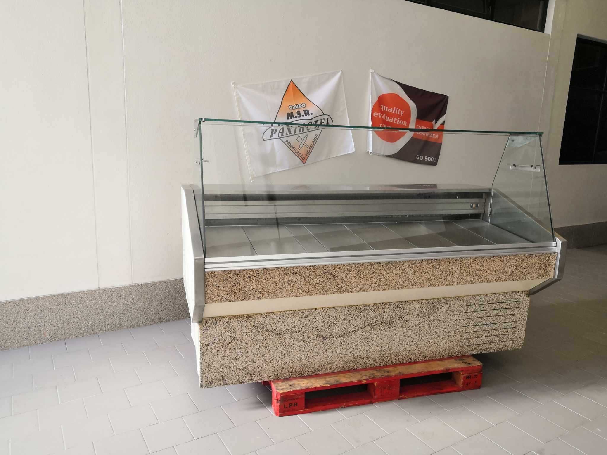 Vitrine expositora refrigerada