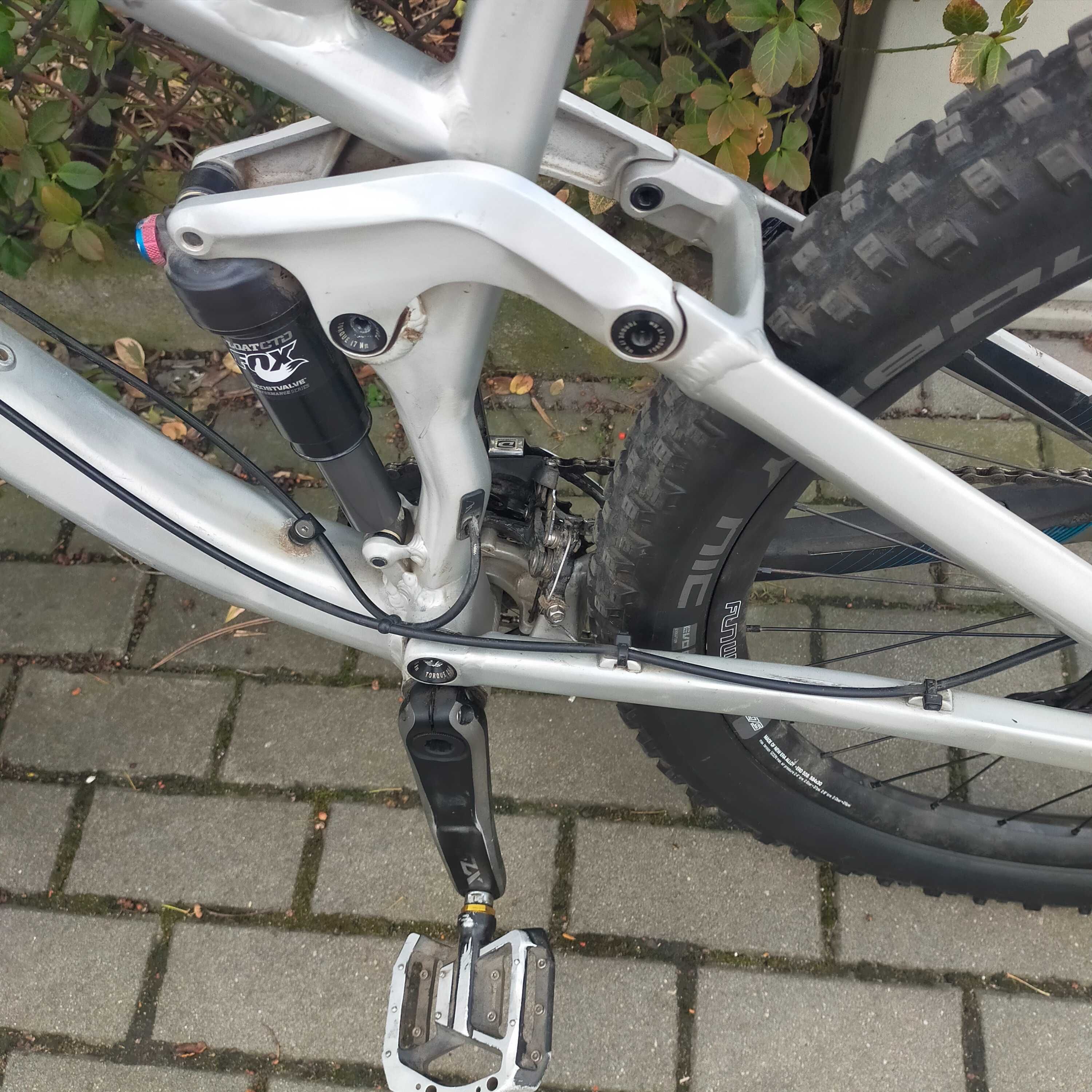 Canyon Spectral AL 6.0 M 27,5" Full MTB Enduro Trail Trek Marin FOX XC