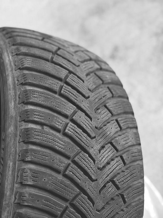 Зимняя Резина 225/50/17  стан ідеальний