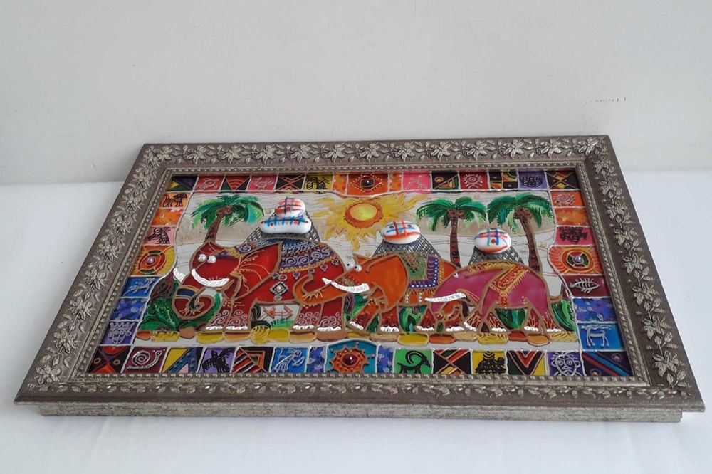 Декор-панно "Красный караван. Три слона"