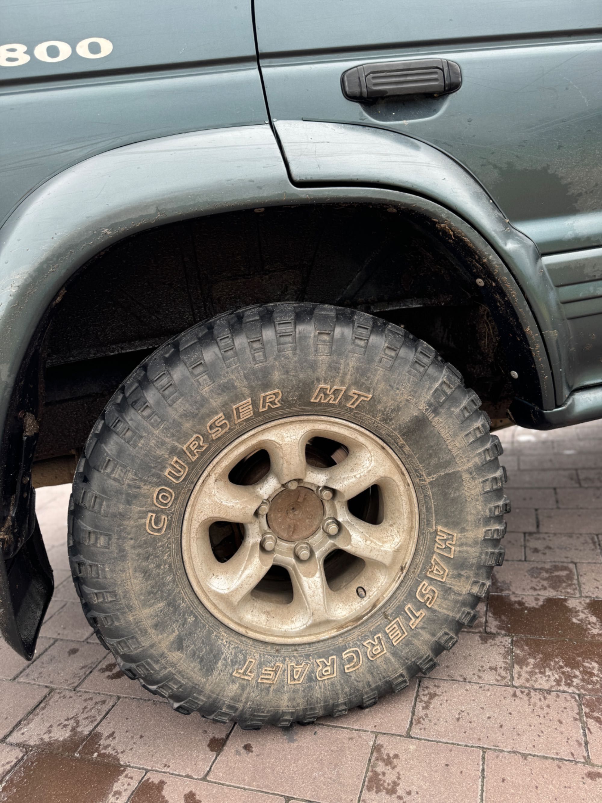 Mitsubishi Pajero 2