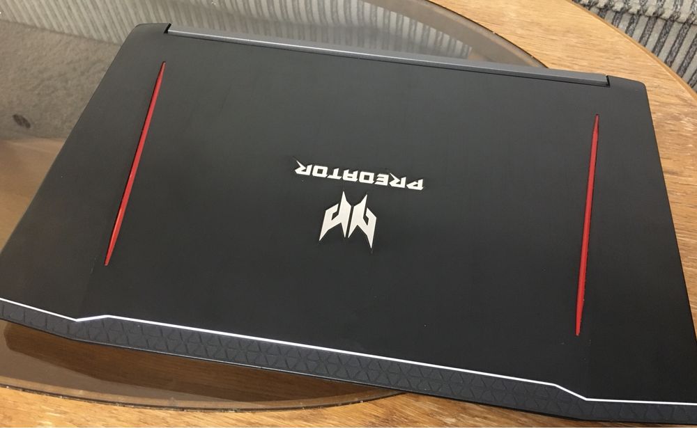 Acer Predator Helios 300 G3-571-77QK По запчастинам.Не робочий.