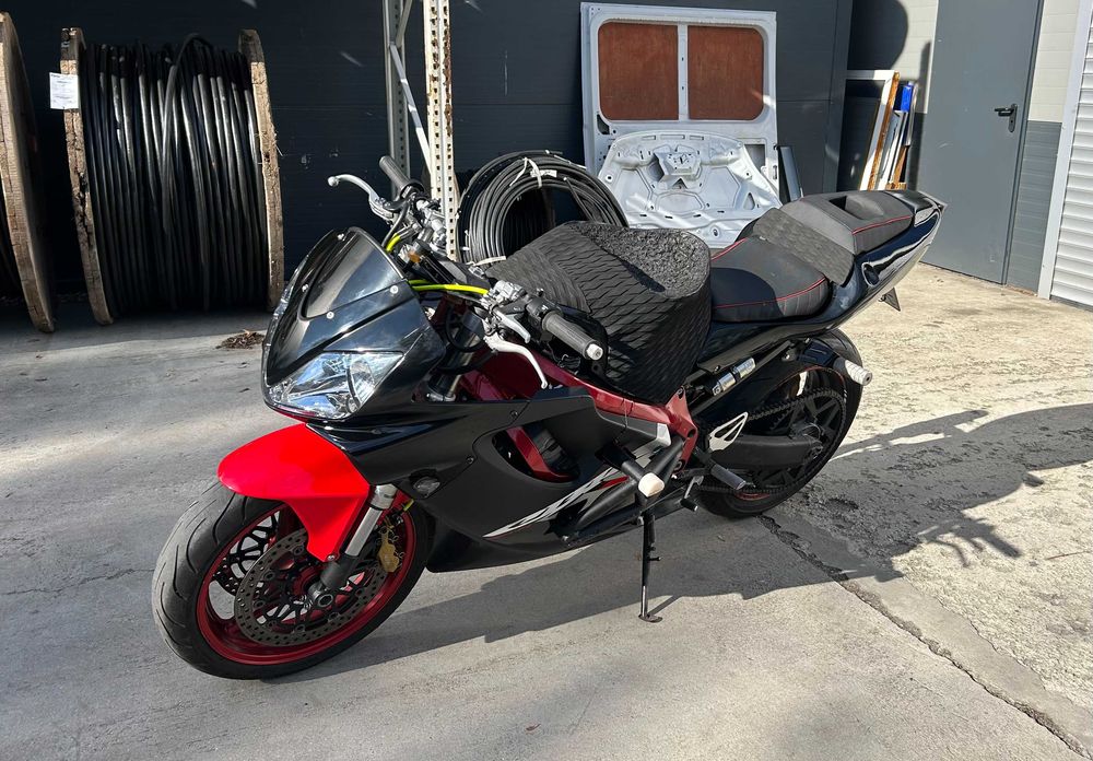 Honda bcbr f4i Stunt