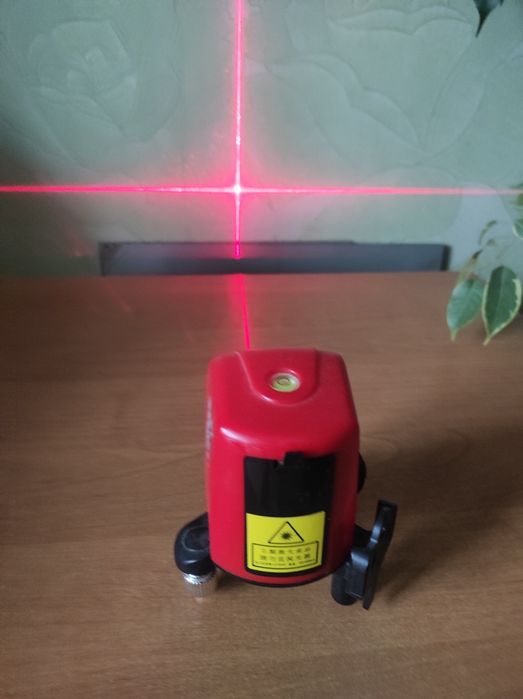 Лазерний рівень FC-435 самовирівнюючий.