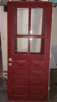Drzwi drewniane z szybami