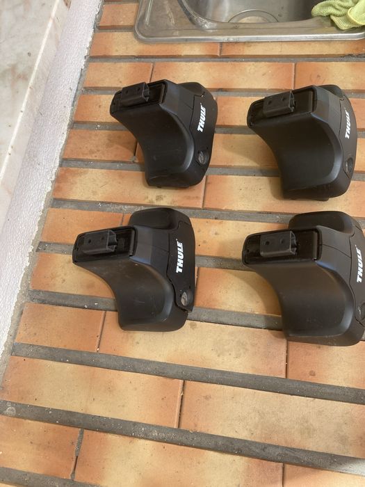 Fixadores Thule e barras para Seat Leon 2007
