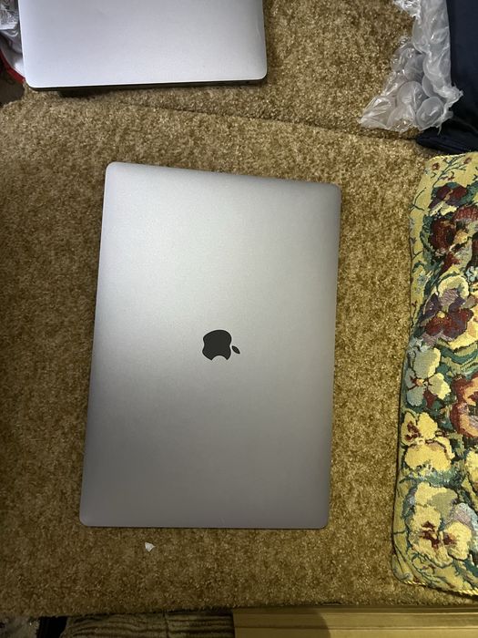 Macbook pro16 a2141 i7 16gb Radeon pro 5300m 4gb 1TB