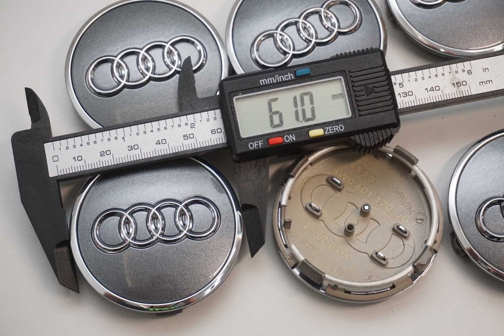 Dekielki oryginał Audi 8W0.601.170 piekny stan cena za 4 sztuki