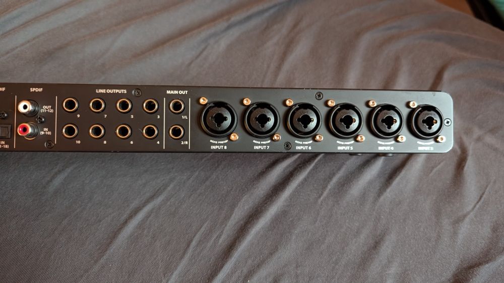 Interfejs Audio MIDI Behringer UMC 1820