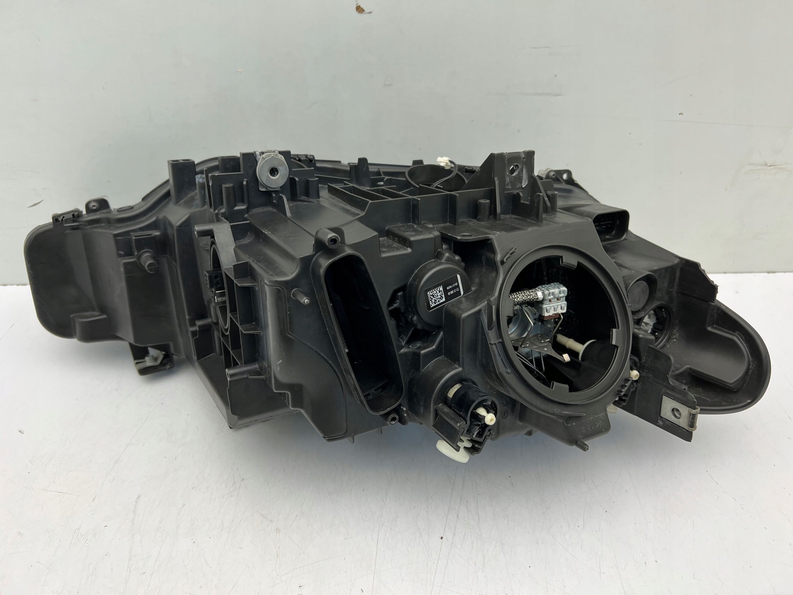 BMW 3 F30 F31 Lampa Przednia Lewa Xenon skrętny