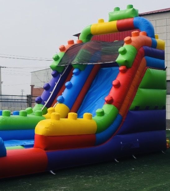 Wynajem dmuchańca LEGO - kolorowa zjeżdżalnia dla dzieci! HIT imprezy!