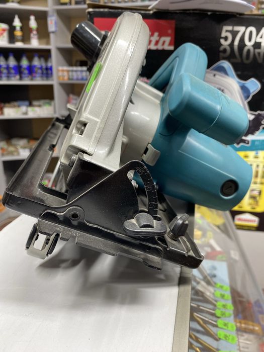 Makita 5704R циркулярна пила