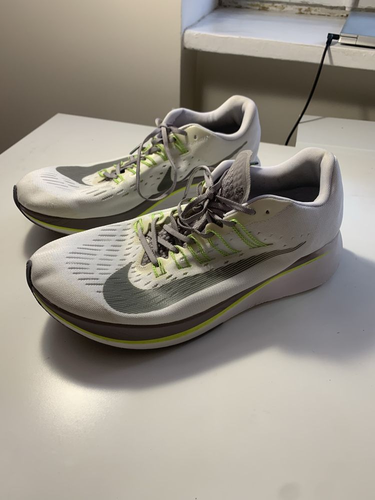 Бігові кросівки Nike оригінал zoom fly 880848-101